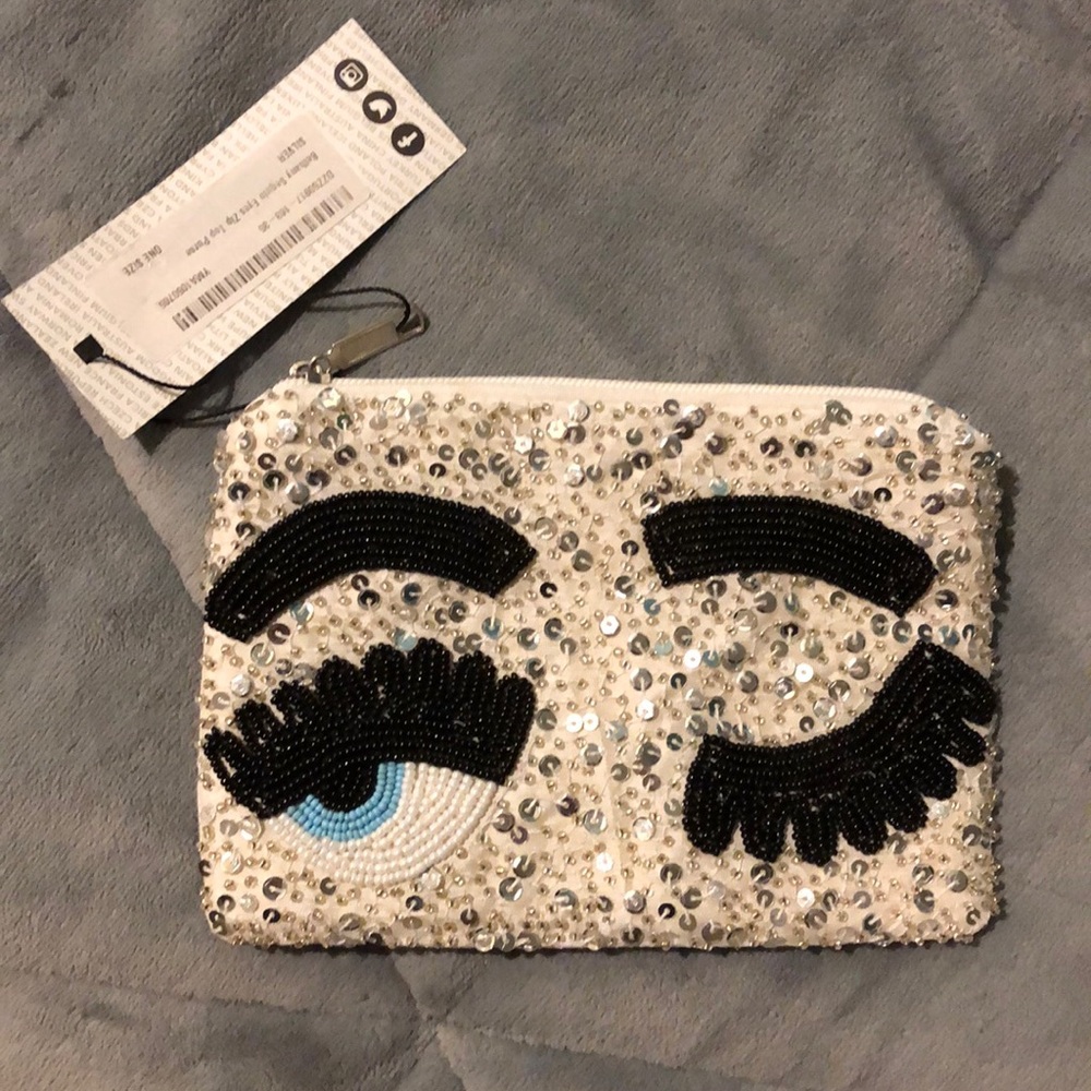 Eyelash design pouch